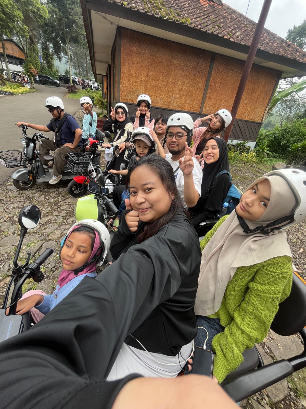 Ibu Erika Putri